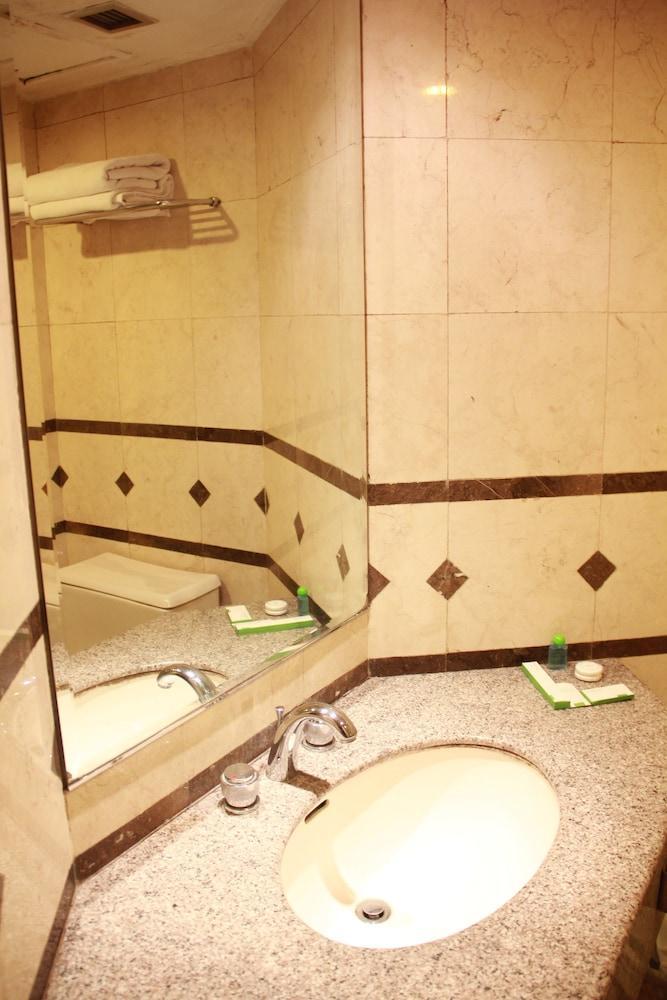 Treva International Otel Cakarta Dış mekan fotoğraf