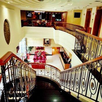 Treva International Otel Cakarta Dış mekan fotoğraf
